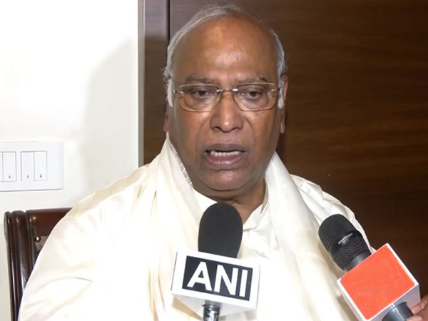 Kharge Criticizes Union Budget as 'Copycat'