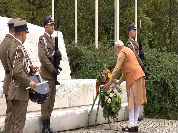 PM Modi Pays Tribute to Monument of Monte Cassino and Dobry Maharaja in Warsaw