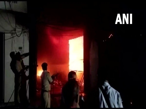 Bihar: Fire breaks out at Muzaffarpur hotel, 3 rescued