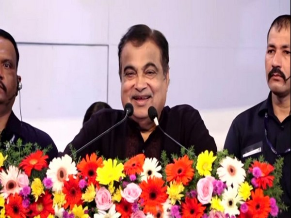 Nitin Gadkari Highlights Key Principles of Democracy at Pune Event