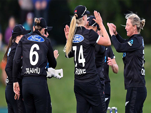 Sophie Devine Prepares New Zealand Team for UAE Challenges in ICC Women's T20 World Cup 2024