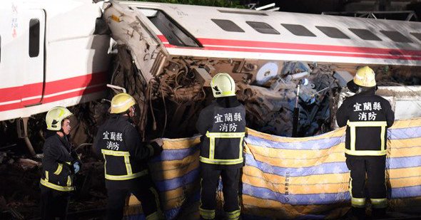 Puyuma express train derails in Taiwan; more than 100 injured; 17 dead