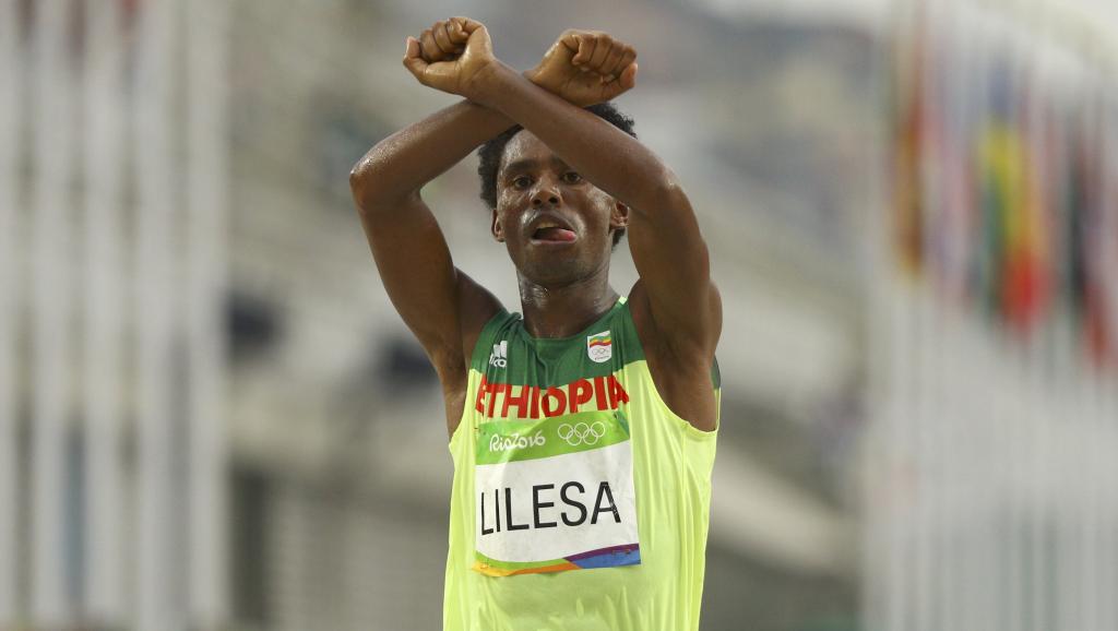Feyisa Lilesa returns to Ethiopia following series of reforms