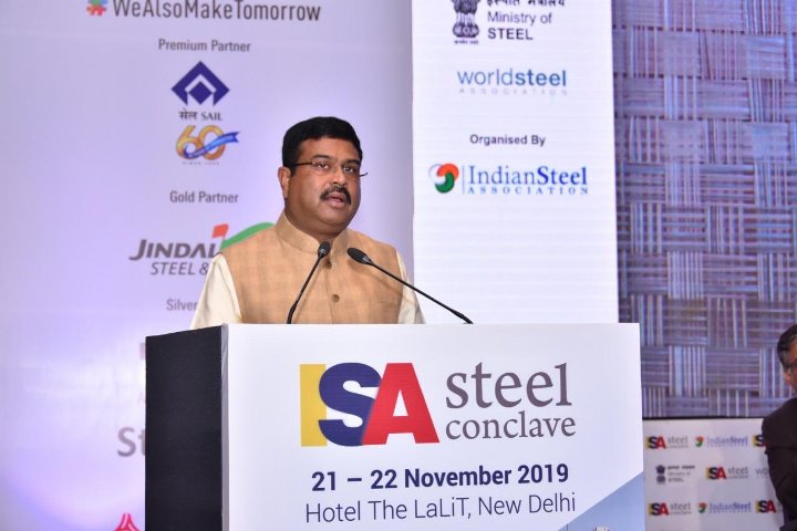 Steel industry must deploy technology to develop environment-friendly processes
