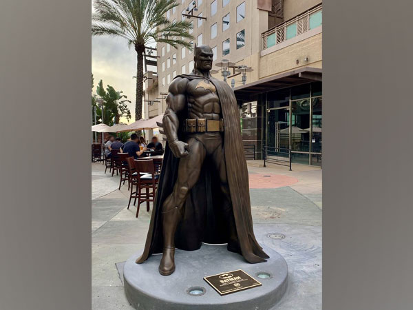 DC unveils new Batman statue in Burbank