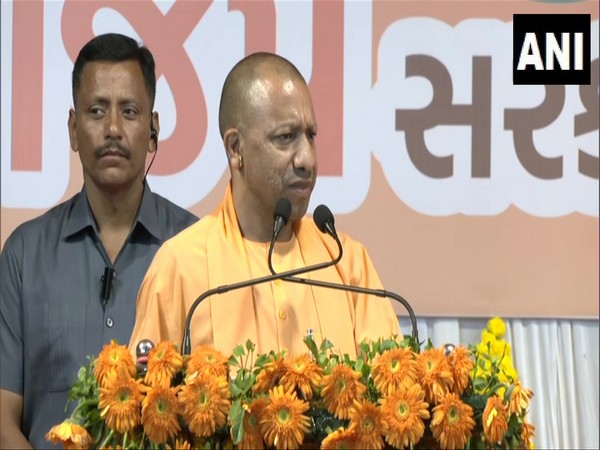 Time has come for Congress to disband as Bapu wanted: UP CM Yogi Adityanath