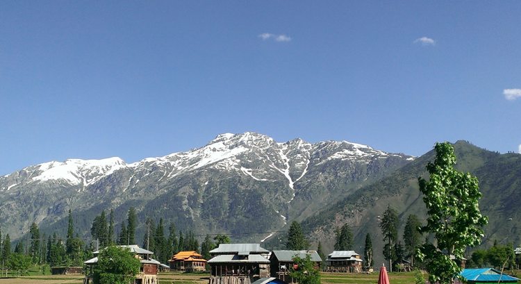Minimum temperatures across Kashmir valley remain below freezing point