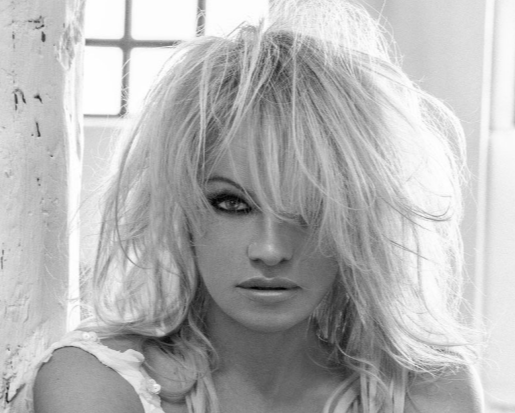 Pamela Anderson marries Jon Peters