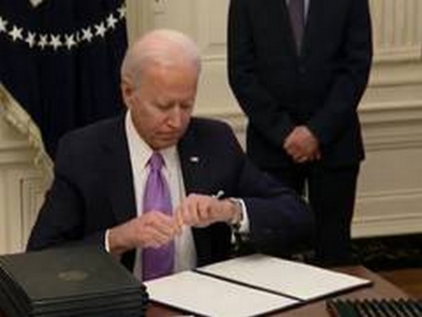 Senators urge Biden to restore POW-MIA flag atop White House after Trump removal