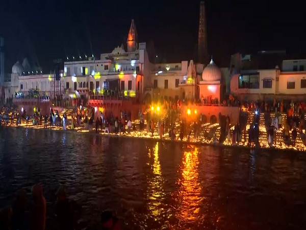 Chhattisgarh: Over 11 lakh earthen lamps lit up in Raipur to celebrate Dev Deepotsav