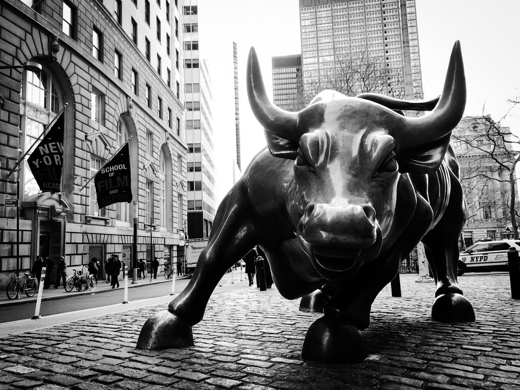 US STOCKS-Wall Street rallies on back of big tech, banks