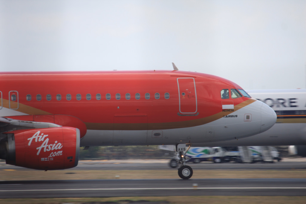 AirAsia bets its in-flight menu can win diners on the ground