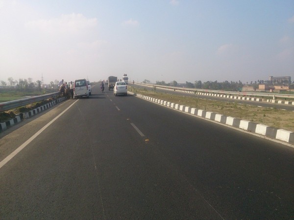 After UP CM's order, officials visit Yamuna Expressway to check road crashes, fatalities