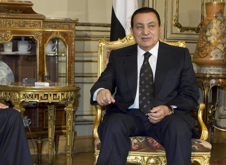 UPDATE 2-Egypt holds funeral for former president Mubarak