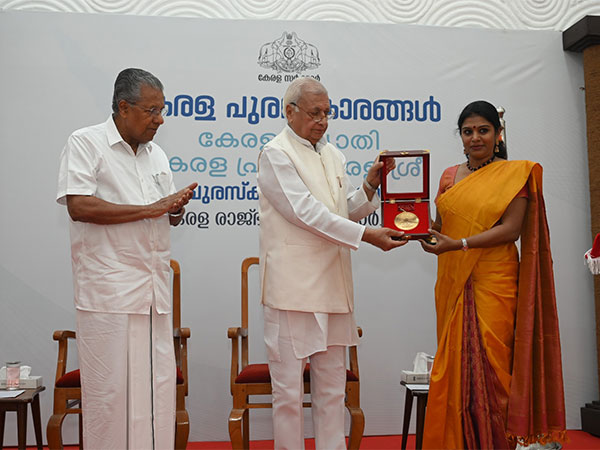 Kerala Governor presents maiden 'Kerala Puraskarngal' awards, M T Vasudevan Nair awarded state's highest civilian honour