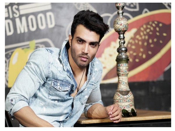 Tollywood actor, Sidhik Khan J receives awards for his striking personality