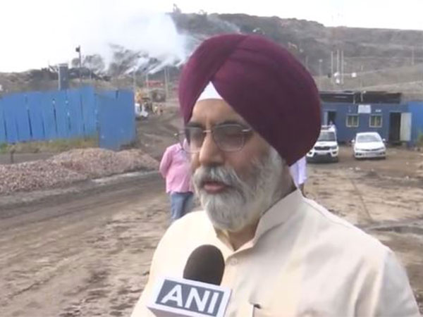 "AAP leaders earning money through corruption": MCD's Raja Iqbal Singh questions state govt on Ghazipur landfill fire