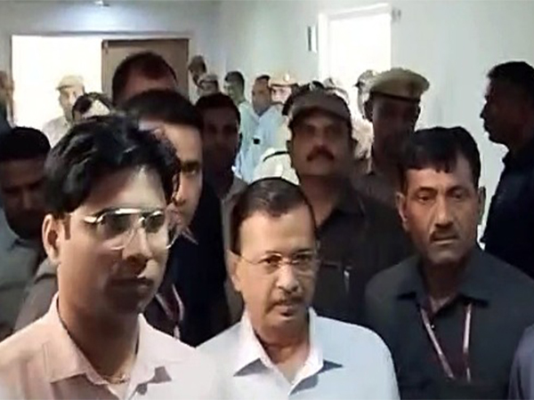Delhi HC dismisses PIL seeking extraordinary interim bail to Kejriwal, imposes Rs 75k cost on petitioner 