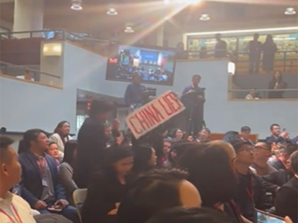 US: Taiwanese, Tibetan students disrupt Chinese Ambassador Xie Feng's speech at Harvard