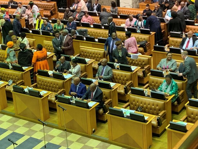 400 members taking oath to serve in 6th Democratic Parliament 