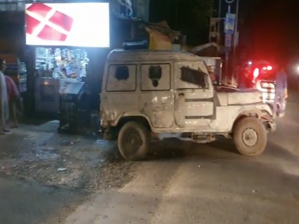 J-K cop dies as terrorists open fire in Srinagar