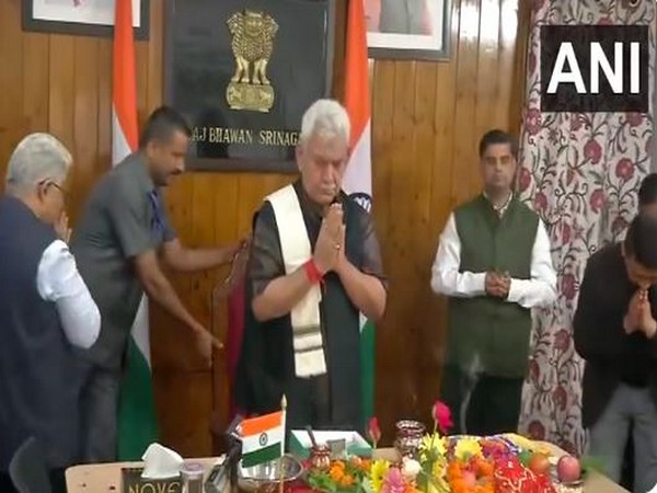 J-K : LG Manoj Sinha virtually attends 'Pratham Puja' of Amarnath shrine