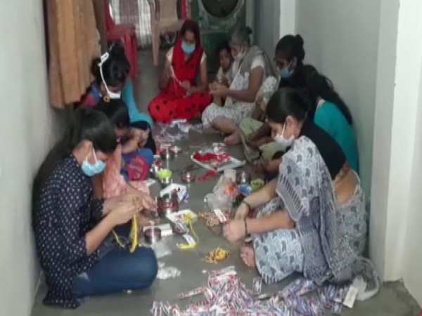 Women set to become "Aatmanirbhar" in Prayagraj on Raksha Bandhan