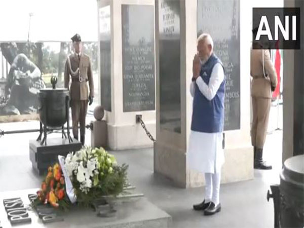 PM Modi Pays Tribute at Warsaw's Tomb of the Unknown Soldier During Historic Visit