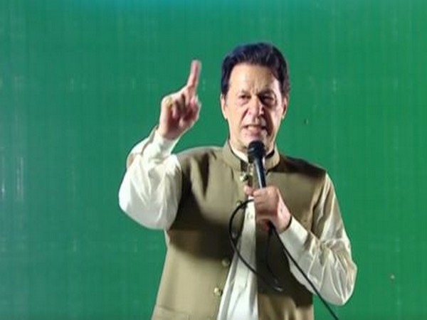 Won't let Nawaz Sharif decide selection of Pak army chief: Imran Khan