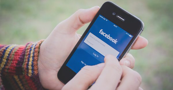 Facebook rolls out new political ad transparency feature in UK