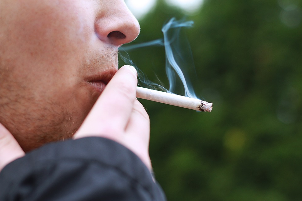 Graphic warnings on cigarette packs deter children: Study