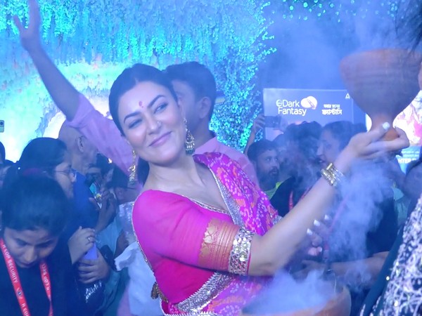 Sushmita Sen performs Dhunuchi dance during Durga puja celebration  