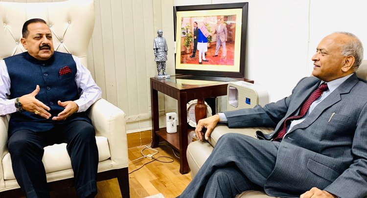 Lt. Gov of Ladakh offers update about recent developments to Dr. Jitendra Singh