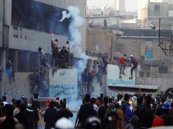 Two Iraqi protesters shot dead as unrest intensifies