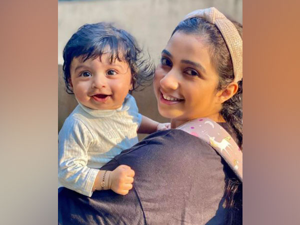 Shreya Ghoshal introduces baby Devyaan to fans as he turns six months old