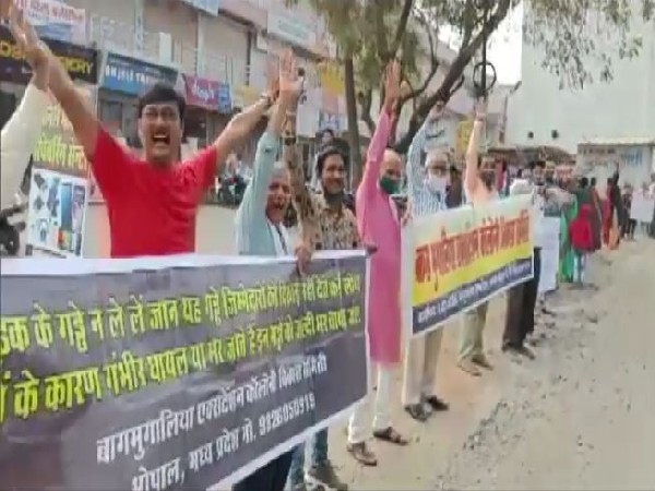 'Repair our road': Bhopal colony residents laugh out their protest