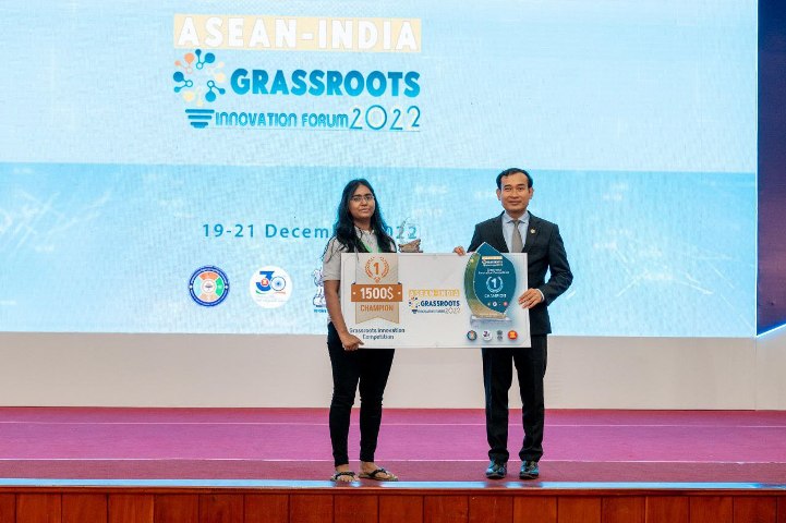 Shalini Kumari receives first prize at 3rd ASEAN India Grassroots Innovation forum