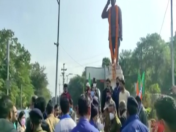 Clash breaks out between BJP, SAPAK workers in MP's Bhopal on Netaji Jayanti 