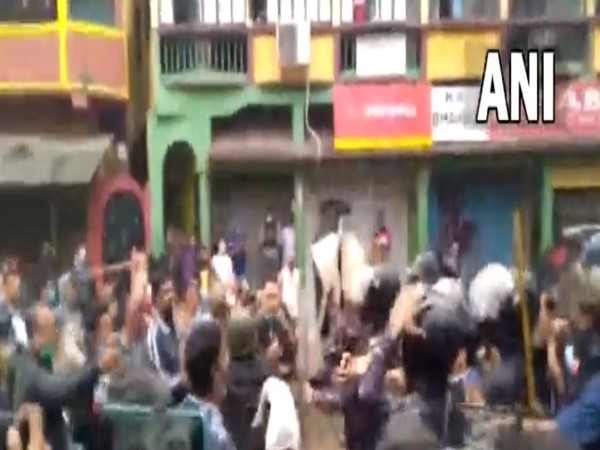Scuffle breaks out between BJP, TMC workers in West Bengal's Bhatpara
