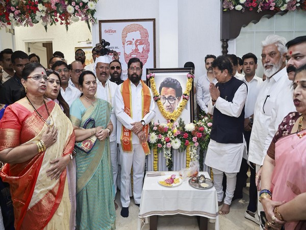 Maharashtra: CM Shinde, Governor Bais pay floral tributes to Balasaheb Thackeray on his birth anniversary