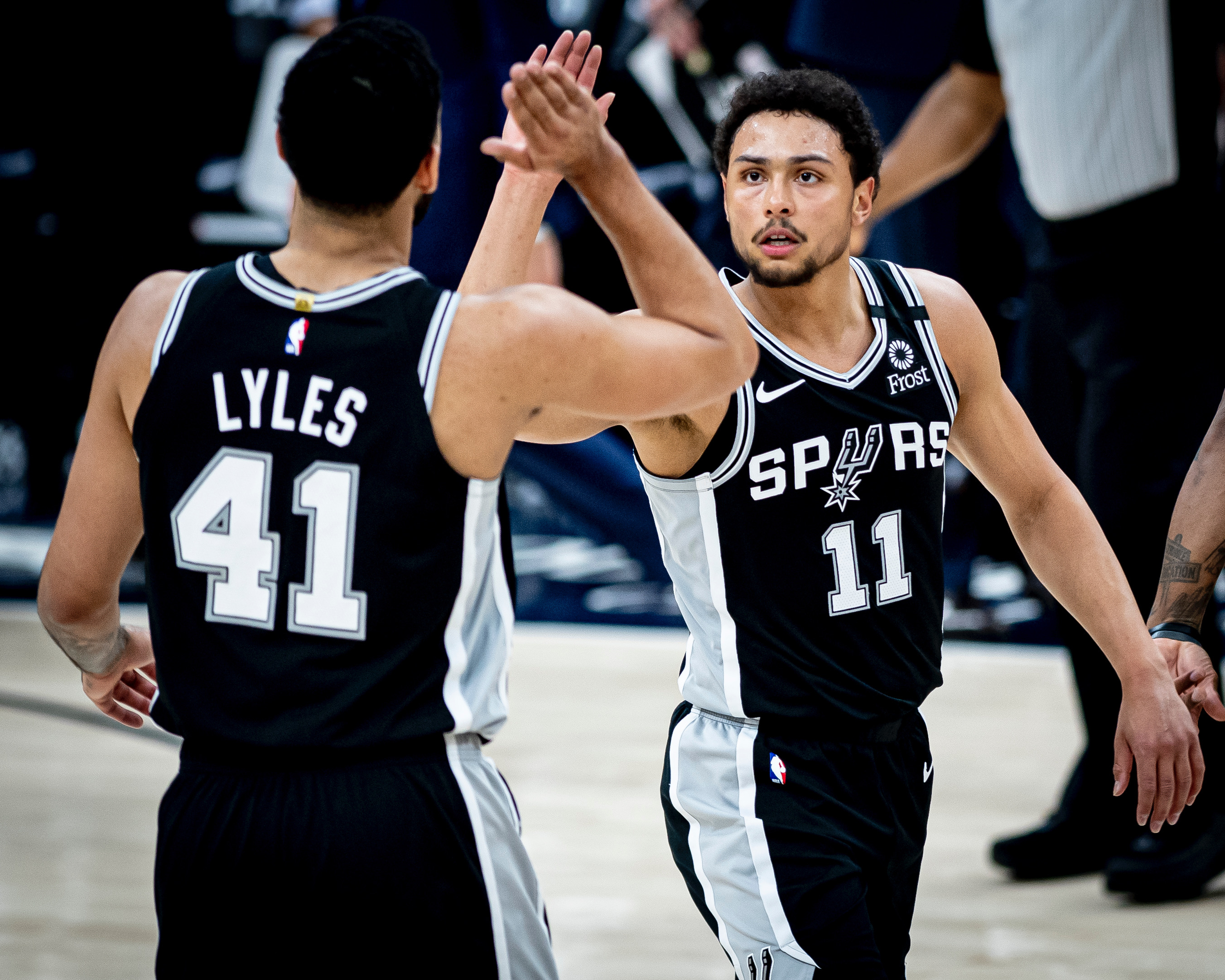 Spurs aim to get back on track against surging Magic