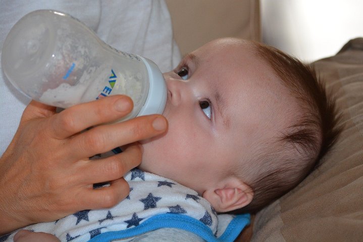Baby formula marketing ‘pervasive, misleading and aggressive’ – UN report