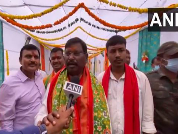 Telangana Governor and BJP leaders participate in tribal festival Medaram Jathara in Telangana 