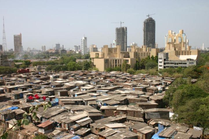 COVID-19: Buildings in slums of north Mumbai to be sealed | Headlines