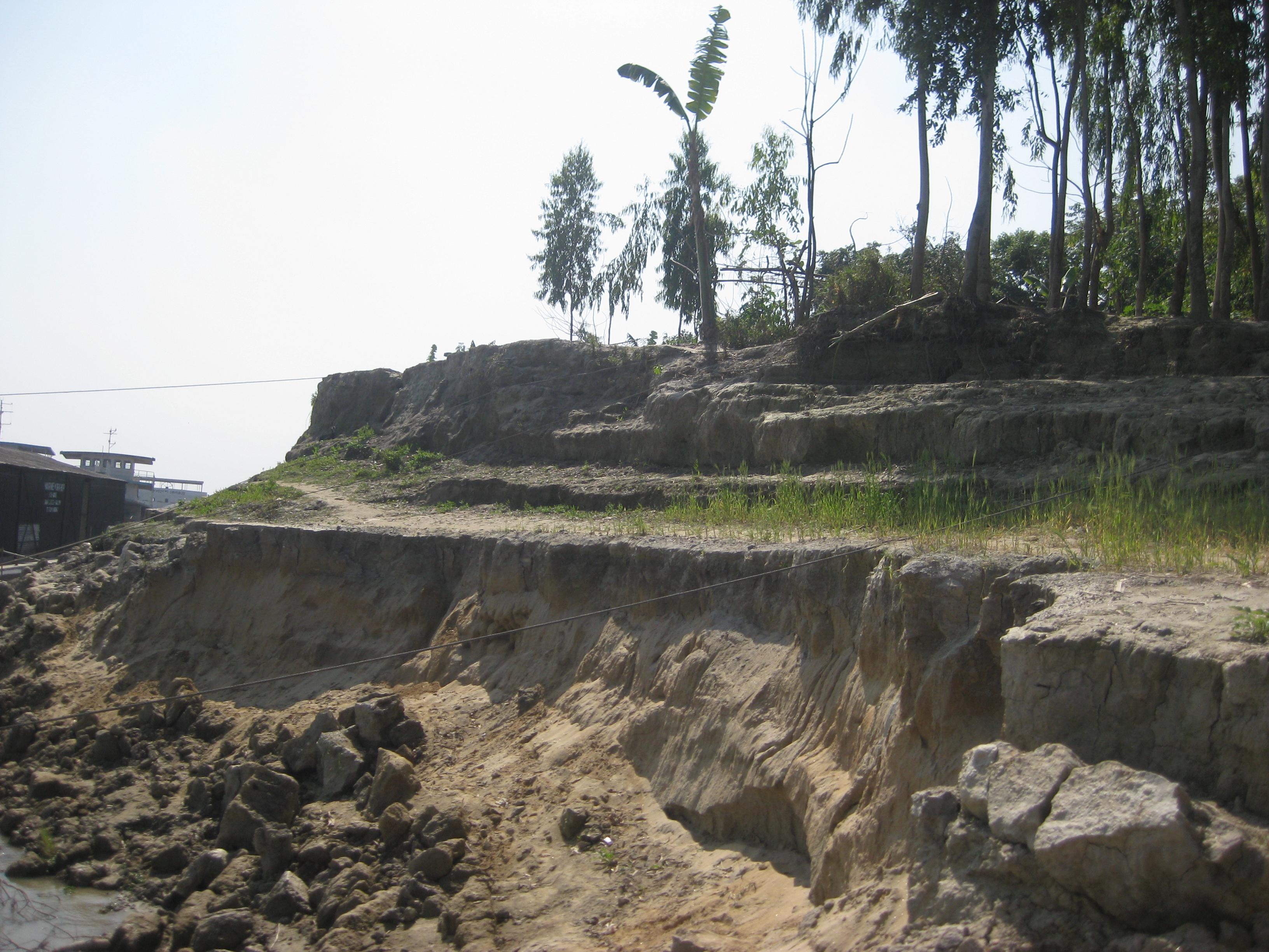 Malda: With no govt help land erosion victims struggle to sustain life 