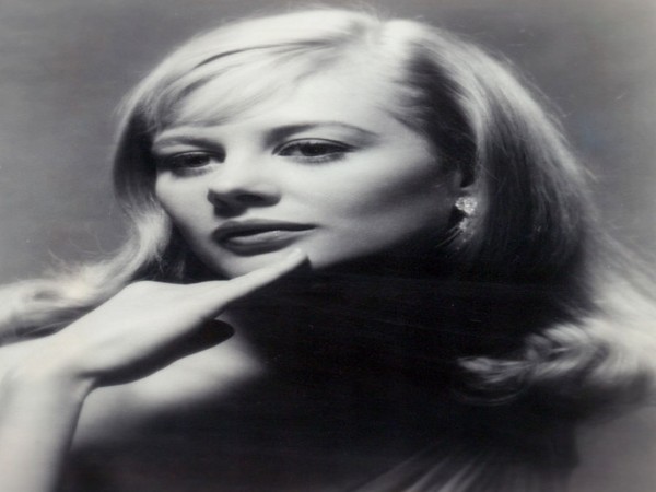 Award-winning actor Shirley Knight dies at 83