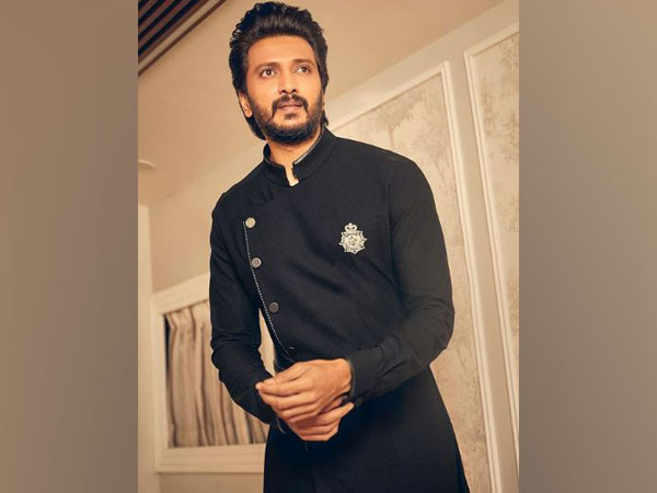 Riteish Deshmukh urges fans to wear masks amid second wave of COVID-19