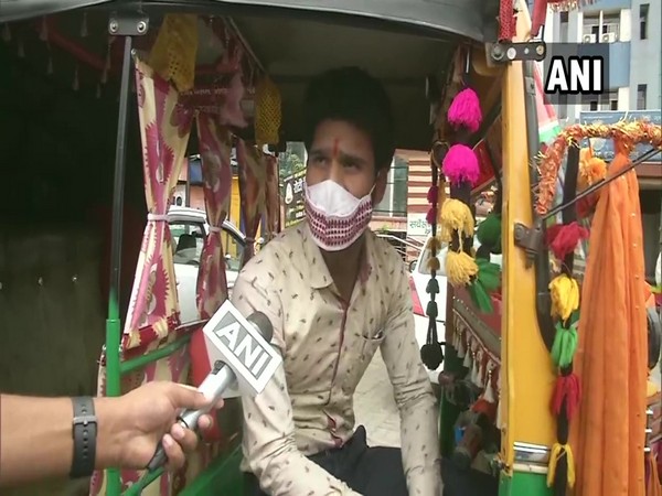 Ranchi auto driver provides free rides to people facing medical emergency 