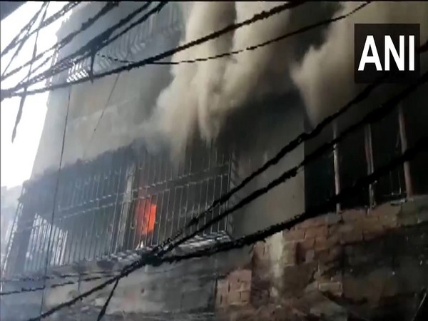 WB: Massive fire breaks out at multi-storey building in North Howrah; no casualties reported