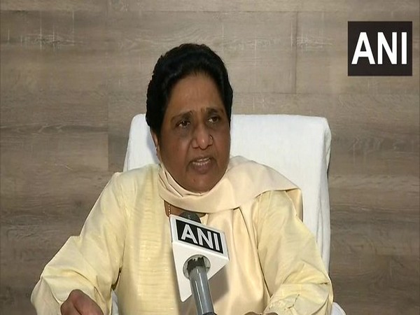 Mayawati slams Congress, says displaying plight of migrants is "drama" 